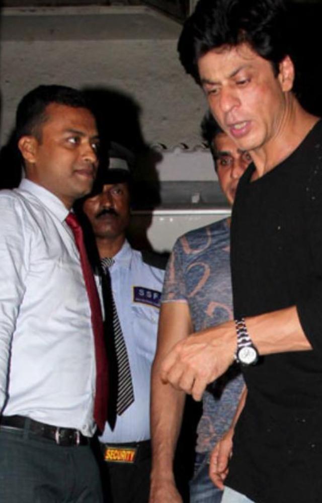 It is Olive Bar and Kitchen in Khar where your favourite Shah Rukh Khan has been snapped going.