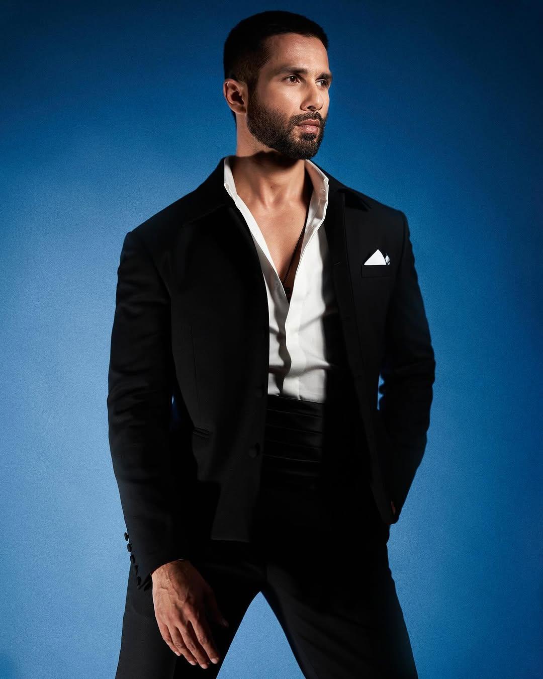 Reception -
There are often days when we have to attend wedding receptions to maintain relations, and on such days, boys always wonder what to wear. But we are here to help you out—wear this black suit with a white shirt and keep a few buttons unbuttoned, and slay it with ease.