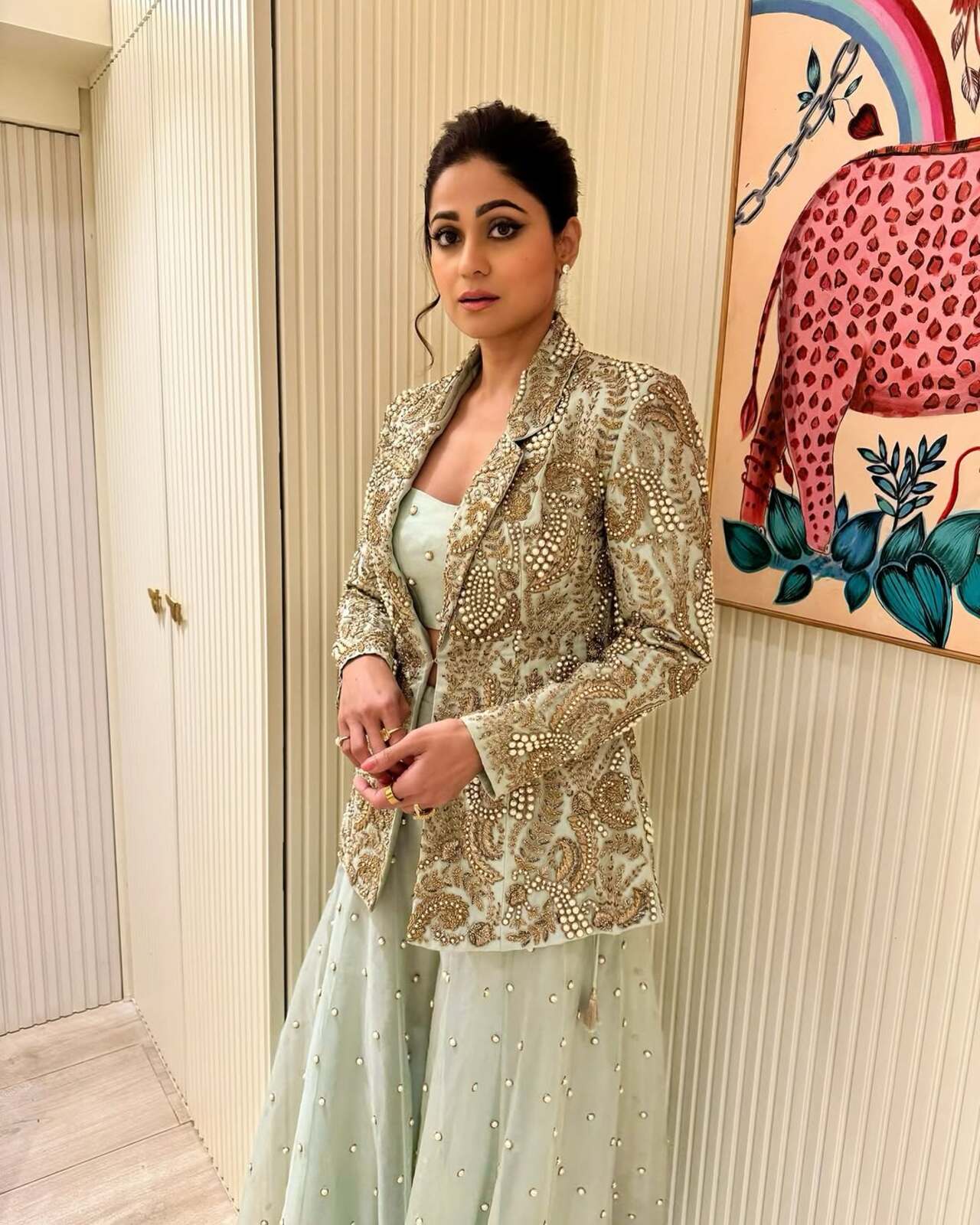 Shamita donned the perfect Indo-western look for a Diwali celebration