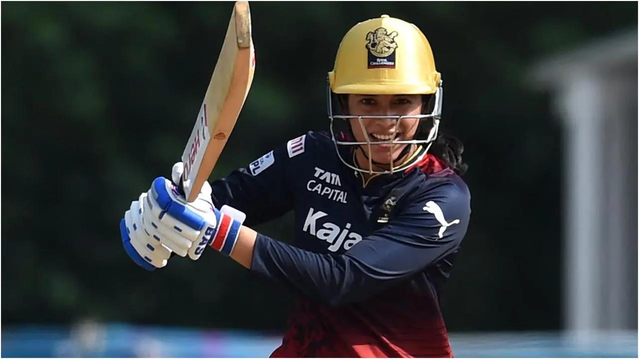 Royal Challengers Bengaluru: Smriti Mandhana (C), Danni Wyatt, Sabbineni Meghana, Asha Sobhana, Charlie Dean, Ellyse Perry, Georgia Wareham, Heather Graham, Joshitha VJ, Kanika Ahuja, Kim Garth, Prema Rawat, Raghvi Bist, Shreyanka Patil, Nuzhar Parween, Richa Ghosh, Ekta Bisht, Jagravi Pawar, Renuka Singh