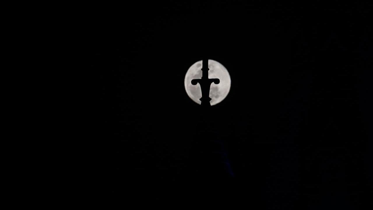 The full moon rose around sunset on Wednesday and reached its highest point at night