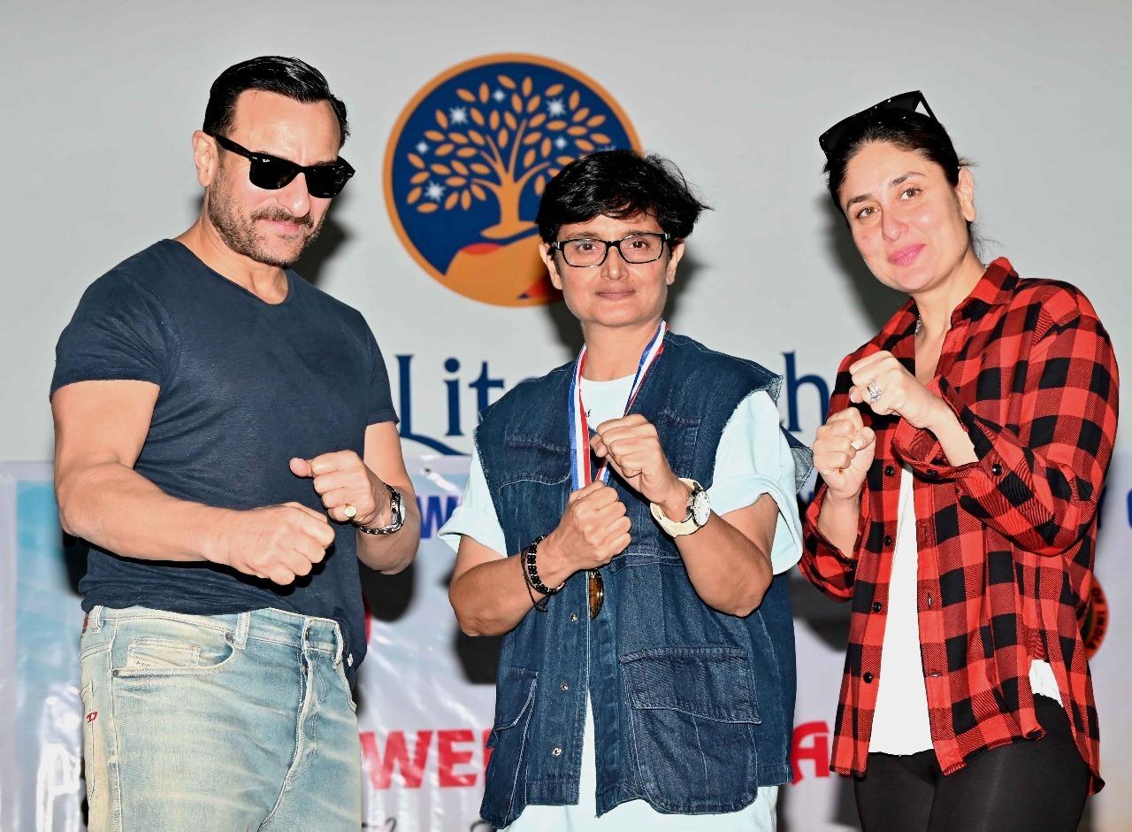 Saif Ali Khan and Kareena Kapoor were spotted at their son Taimur's taekwondo class. 