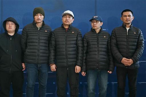 The Thai Ministry of Foreign Affairs expressed gratitude to all parties involved in securing the hostages’ release. The government reaffirmed its commitment to securing the release of one remaining Thai hostage and repatriating the remains of two Thai nationals.