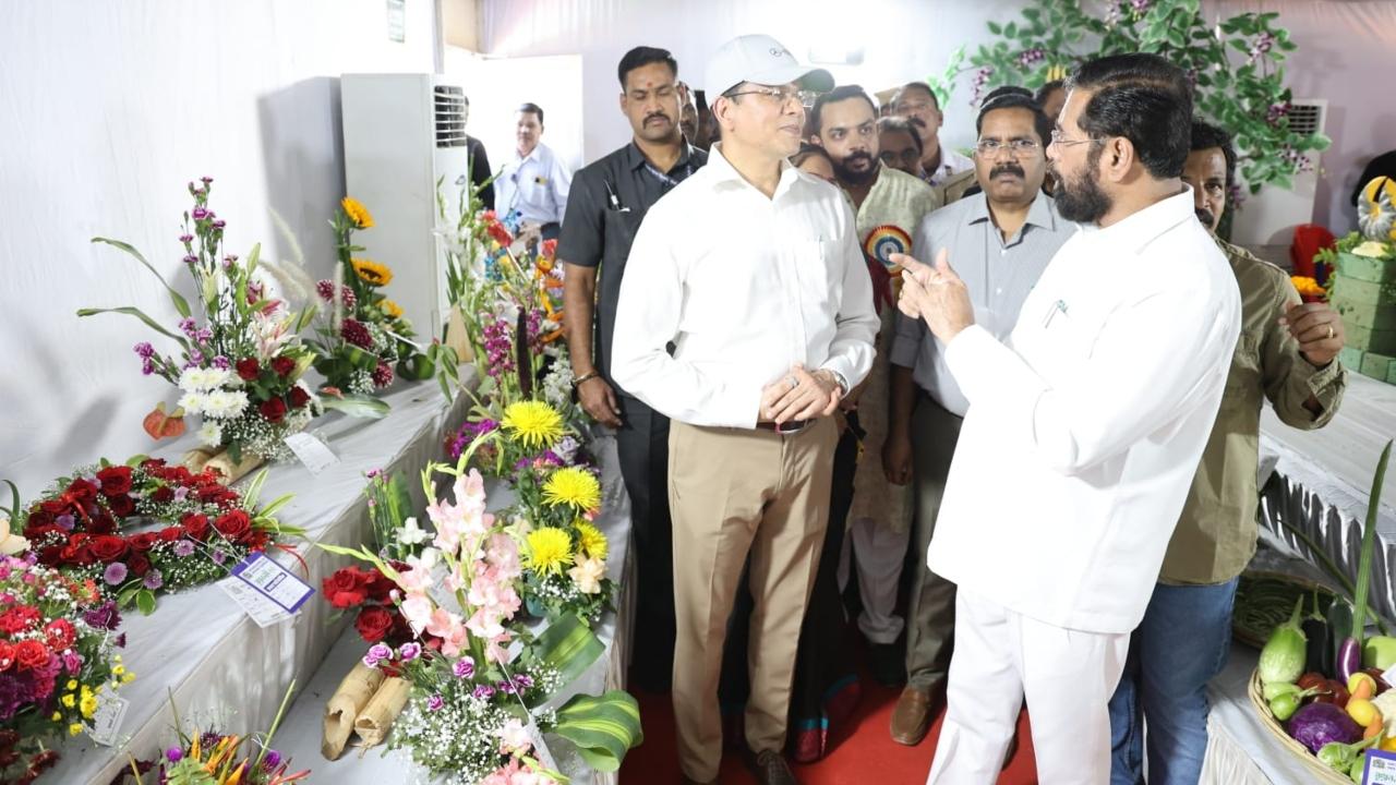 Eknath Shinde highlighted the importance of large-scale tree planting to preserve nature and stated that Thane Municipal Corporation planted 1.5 lakh trees last year under the Chief Minister's Green Campaign