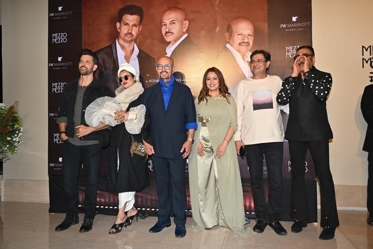 Rekha reunited with her Koi..Mil Gaya co-stars Rakesh and Hrithik. In the film, she essayed the role of Hrithik's mother