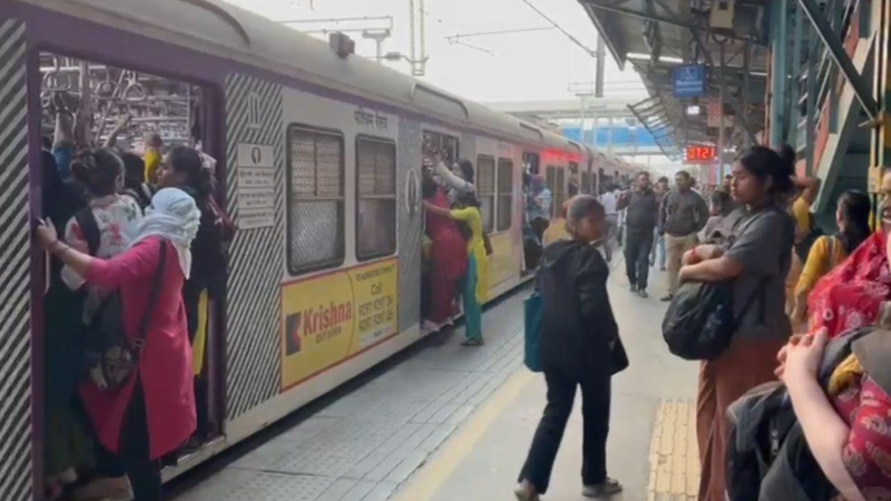 Commuters demand basic fixes
While Riya and her fellow commuters acknowledge the Railways’ larger challenges, she believes that small, solvable issues—like unreliable indicators and last-minute platform changes—should not be ignored. “We understand that migration can’t be controlled and that crowds will keep increasing. The railways have their own set of challenges, but basic issues can be fixed.
For example, during peak hours, first-class compartments are often overcrowded with second-class ticket holders. We don’t have the authority to check them, so TCs should be more frequent. Indicators often display incorrect arrival times, showing a train is arriving in a minute when it actually arrives seven or eight minutes later. Platforms are also changed at the last moment, making passengers rush dangerously from one end to another. All these things add to our daily chaos.” (Pic/Dipti Singh)
