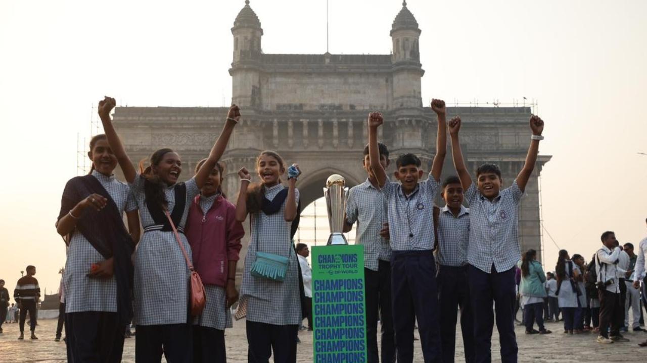 Fans were thrilled to see the coveted trophy as it made its way through the vibrant streets of Mumbai, with many eagerly snapping photos and selfies to commemorate the occasion.