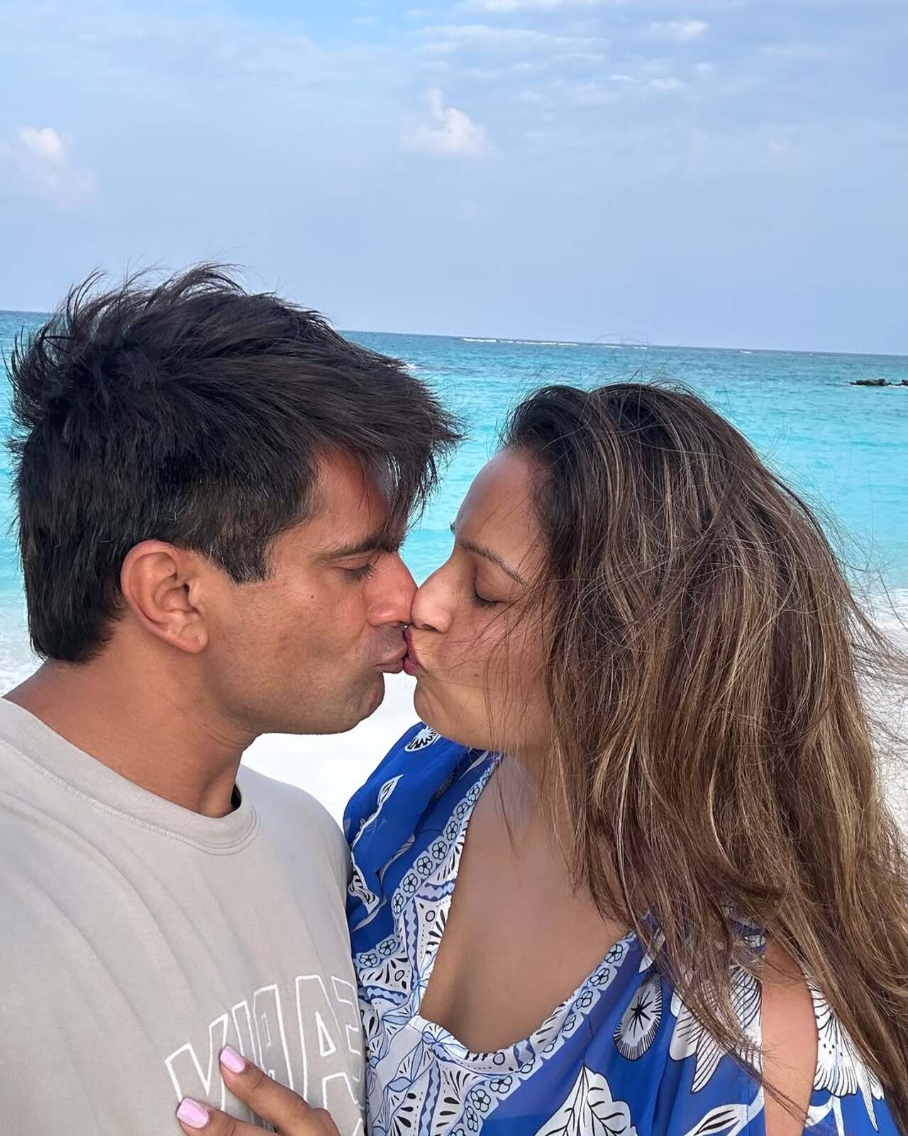 Sharing the pictures, Bipasha wrote, 