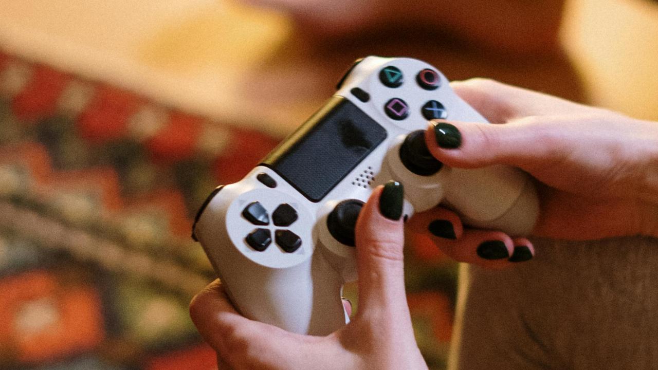 Over 3 hours of sedentary behaviour may increase mental health risk in teenagers