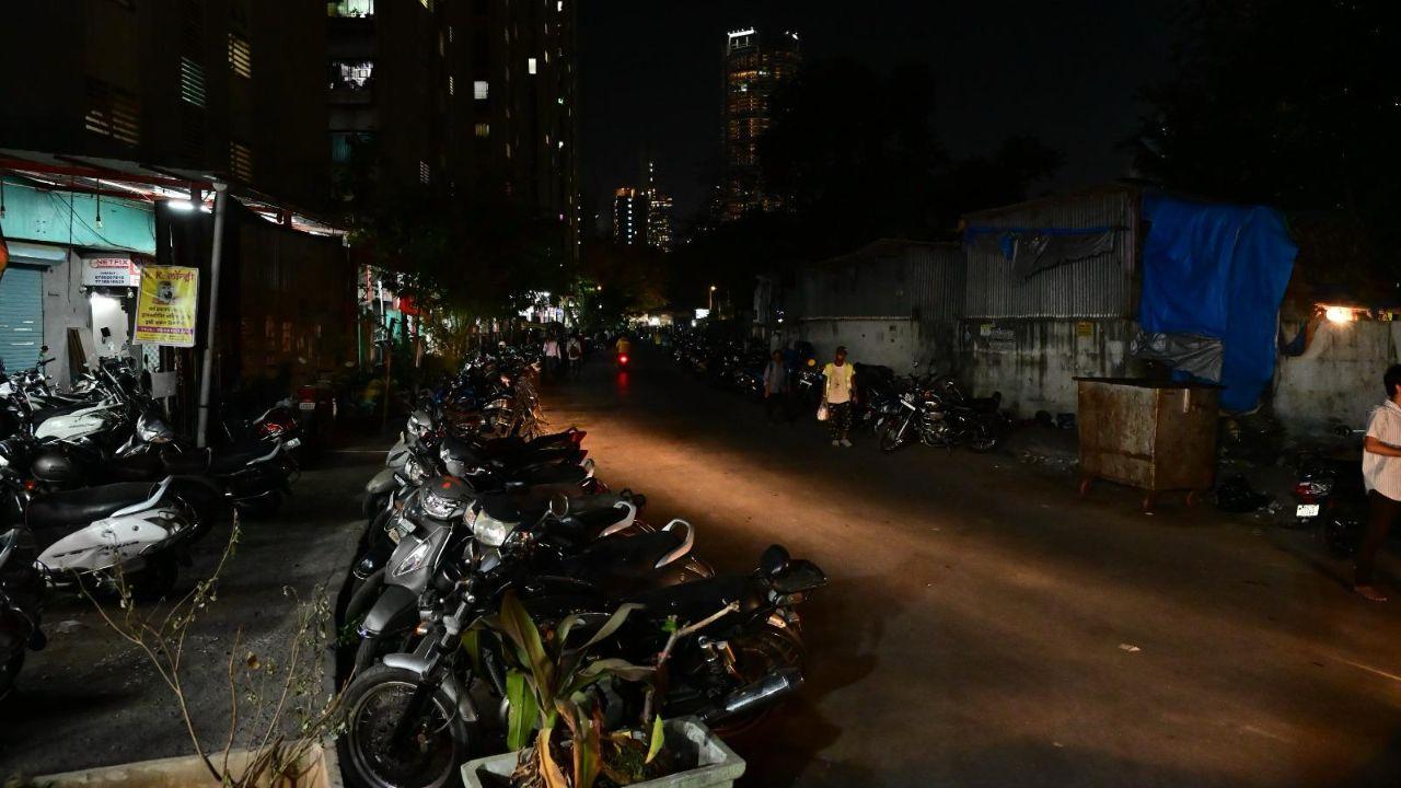 According to the locals, girls are especially fearful at night. “Late at night there, are drug addicts on this road,” one said, adding that all the residents stated that streetlights not only dispel danger but fears too