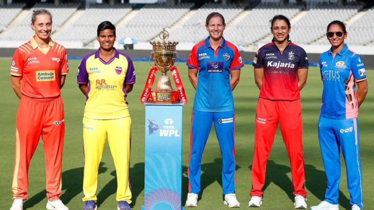 Alyssa Healy, Deepti Sharma, Meg Lanning, Smriti Mandhana, Harmanpreet Kaur (Pic: X/@DelhiCapitals)