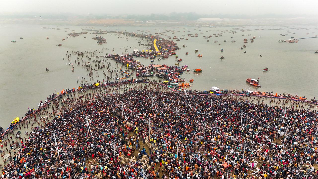 Sangam area packed with devotees during the first 'Amrit Snan' at Mahakumbh 2025 on Makar Sankranti festival in Prayagraj (Pic: PTI)