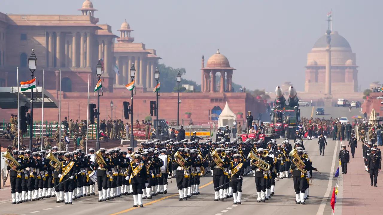 Full-dress Republic day parade rehearsal leads to traffic congestion in Delhi