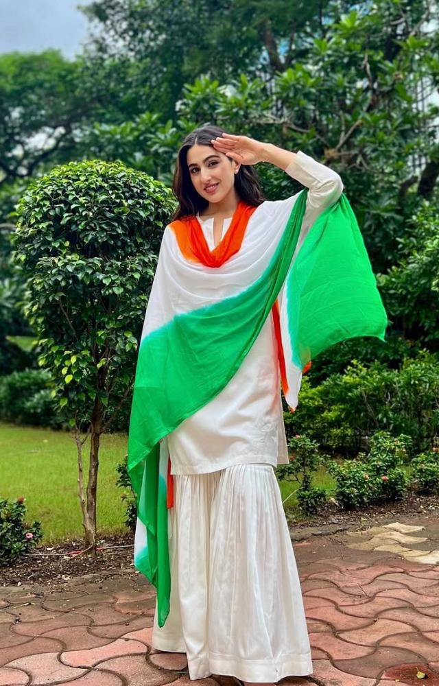 Take cue from Sara Ali Khan who opts for an all white ensemble with a tricolour dupatta that stands out. 