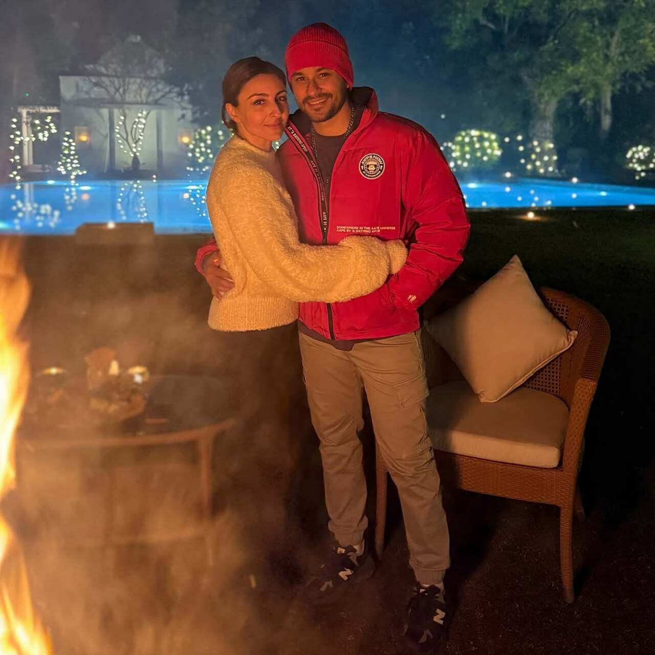 Kunal Kemmu and Soha Ali Khan celebrated New Year with a bonfire in the presence of their close friends.