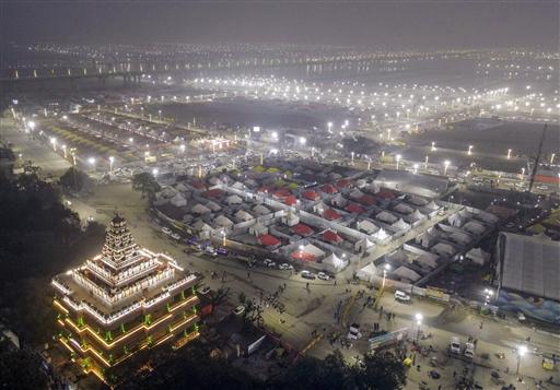 Devotees will perform the holy dip at the confluence of the Ganga, Yamuna, and Saraswati rivers, believed to cleanse sins and grant moksha. The three main bathing dates—Makar Sankranti, Mauni Amavasya, and Basant Panchami—are key highlights of the celebration.