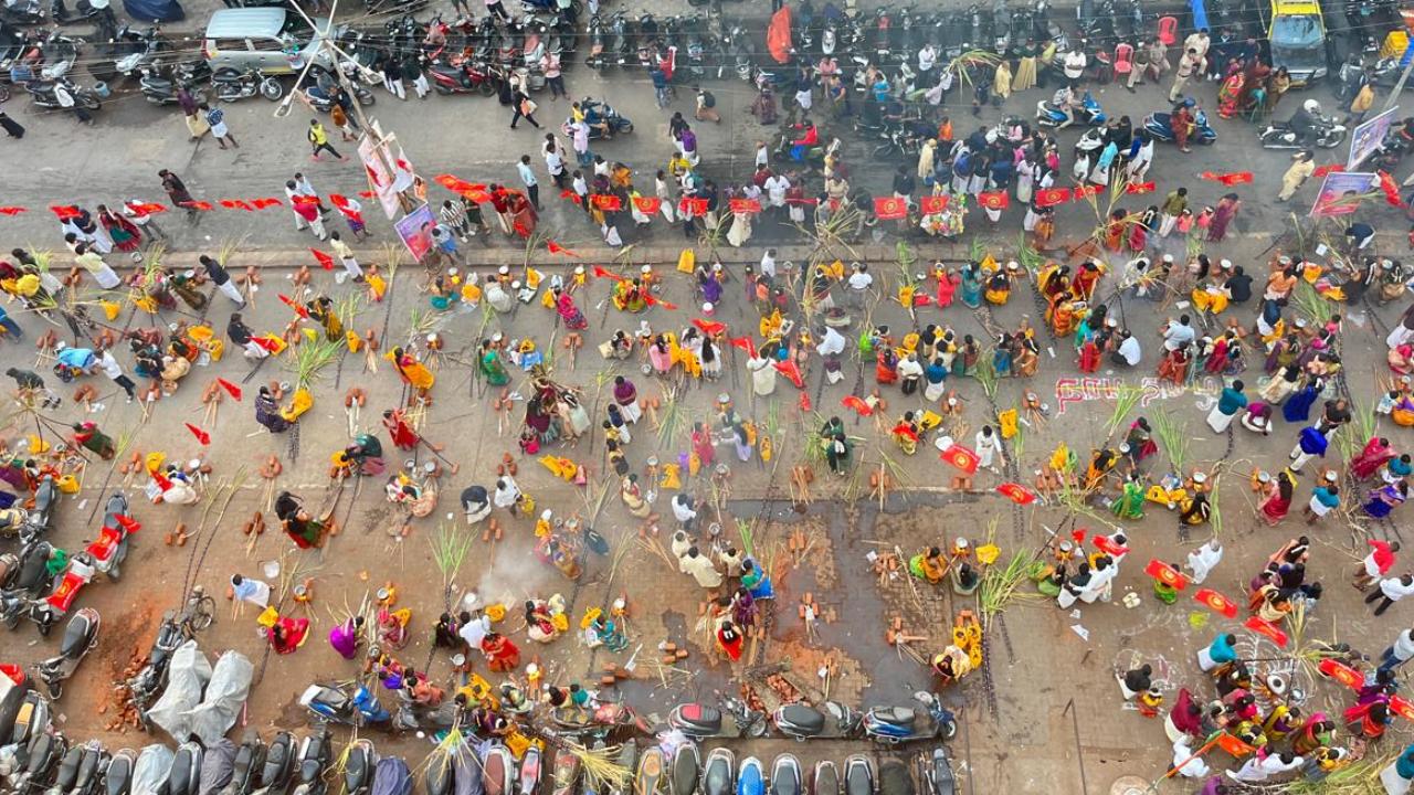 Tamil community celebrates Pongal with traditional rituals and festivities at 90 Feet Road in Dharavi, Mumbai (Pic: Atul Kamble)