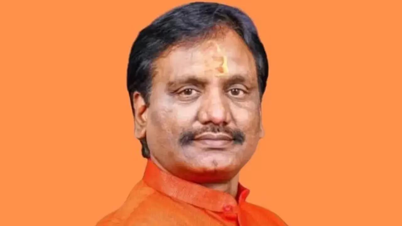 Maharashtra LoP Ambadas Danve hurls abuses at Mumbai Airport staffer after missing his flight  