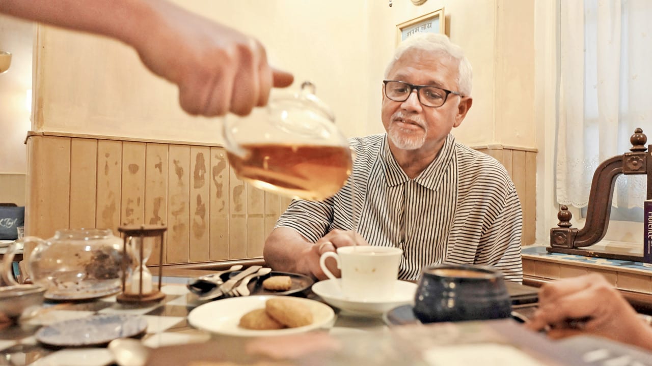 Tea plays a key role in Ghosh’s writings, and he is a self-confessed serious tea drinker as we discovered during this interview at the Brooke Bond Taj Mahal Tea Room in Bandra