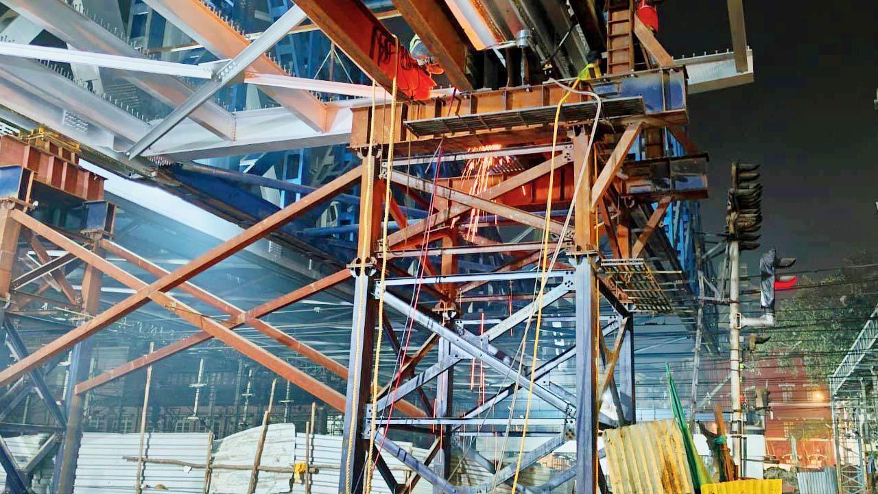 Work being carried out on the Carnac road overbridge