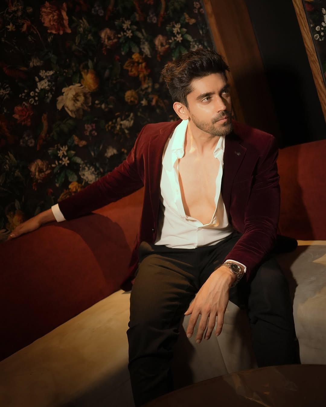 Avinash Mishra is among the top 7 contestants of Bigg Boss 18. The actor, who shared screen space with Chahat Pandey in Titlie, got into several fights with her in the house