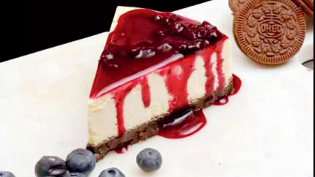 New York cheesecake with  blueberry compote