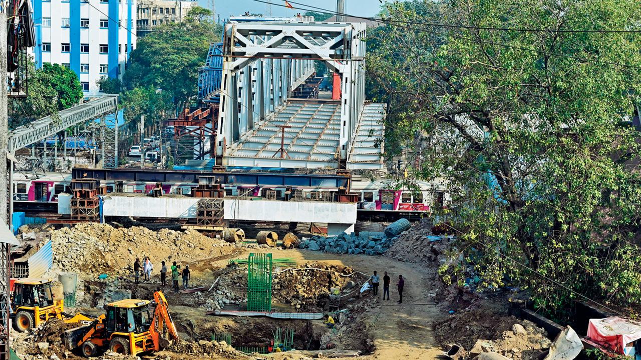 The Carnac Bunder bridge near Crawford Market, which is expected to be opened by the end of the year. PIC/SHADAB KHAN