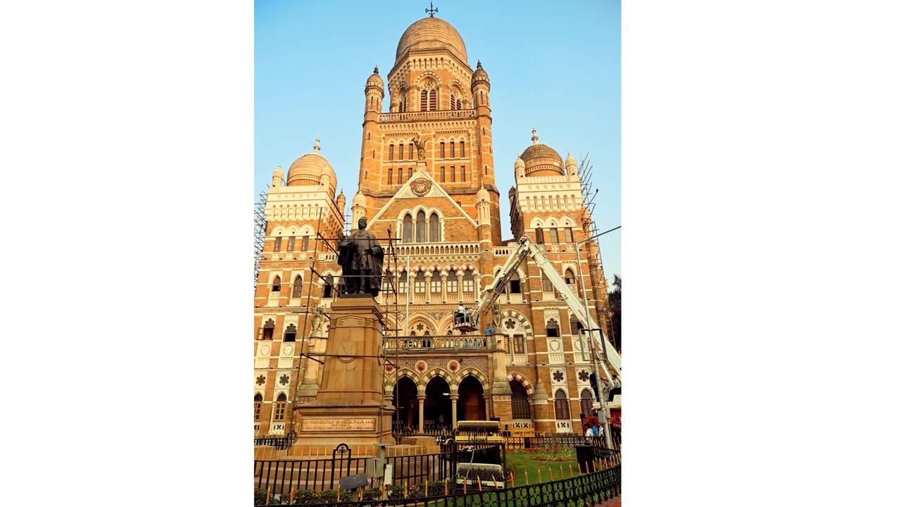 The Brihanmumbai Municipal Corporation headquarters on  January 23. Pic/Satej Shinde