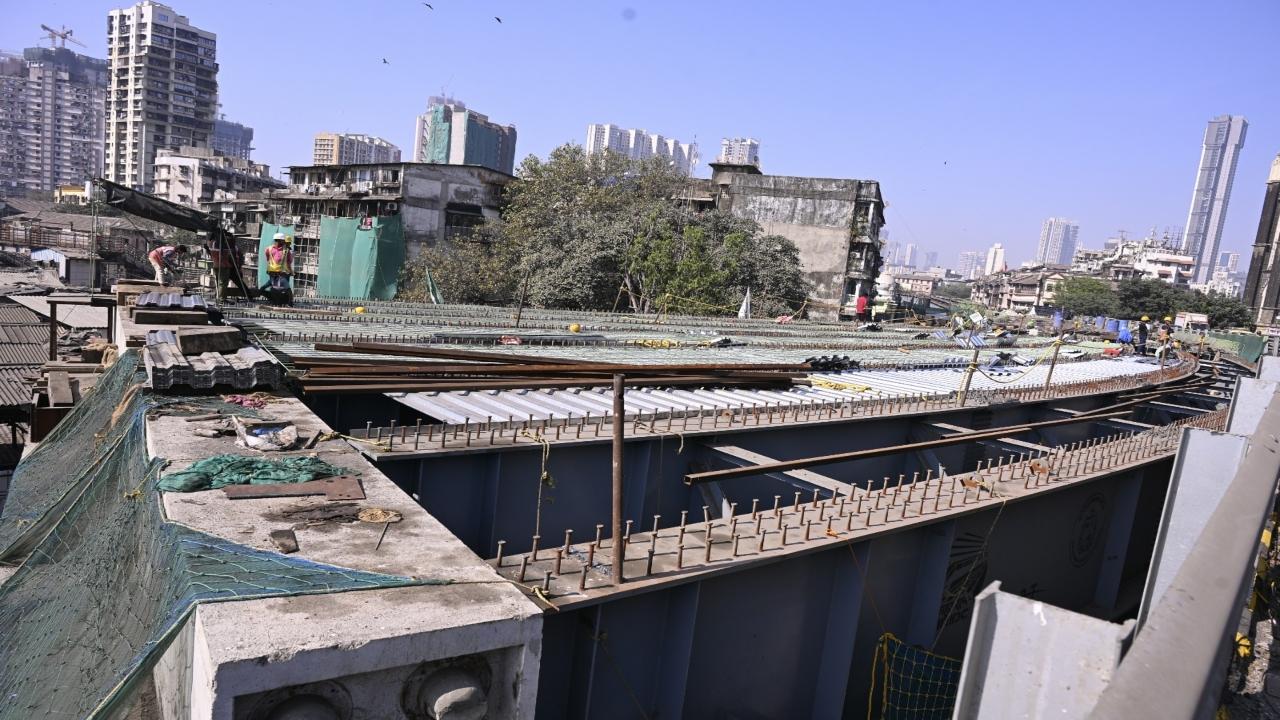 The first stage work comprised the construction of a bridge parallel to the existing one while in the second stage, the existing bridge will be reconstructed at the same location