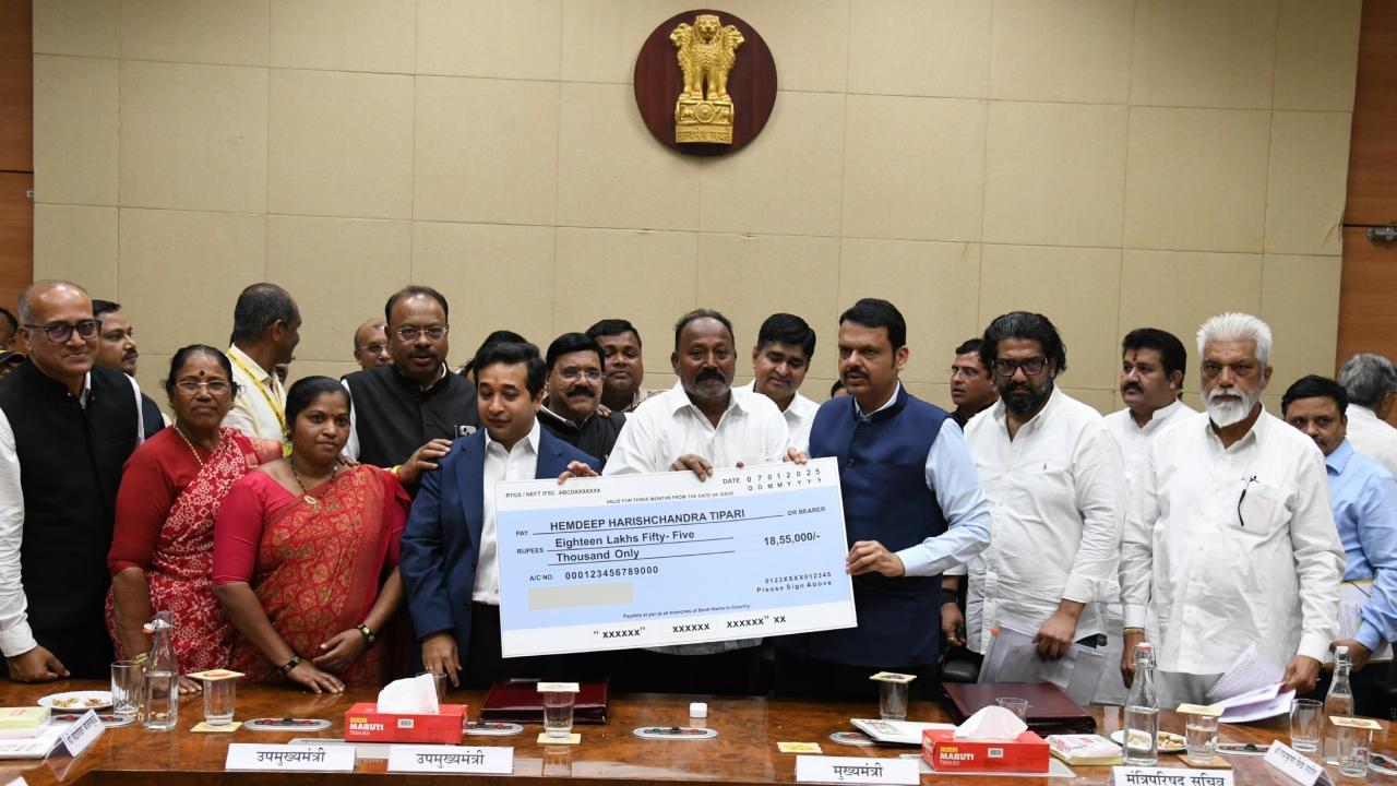 Boat accident: CM hands over Rs 18.55 lakh compensation to owner of trawler