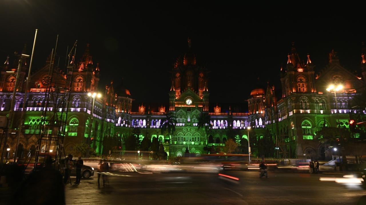 This day signifies the transition of India into a sovereign, democratic republic