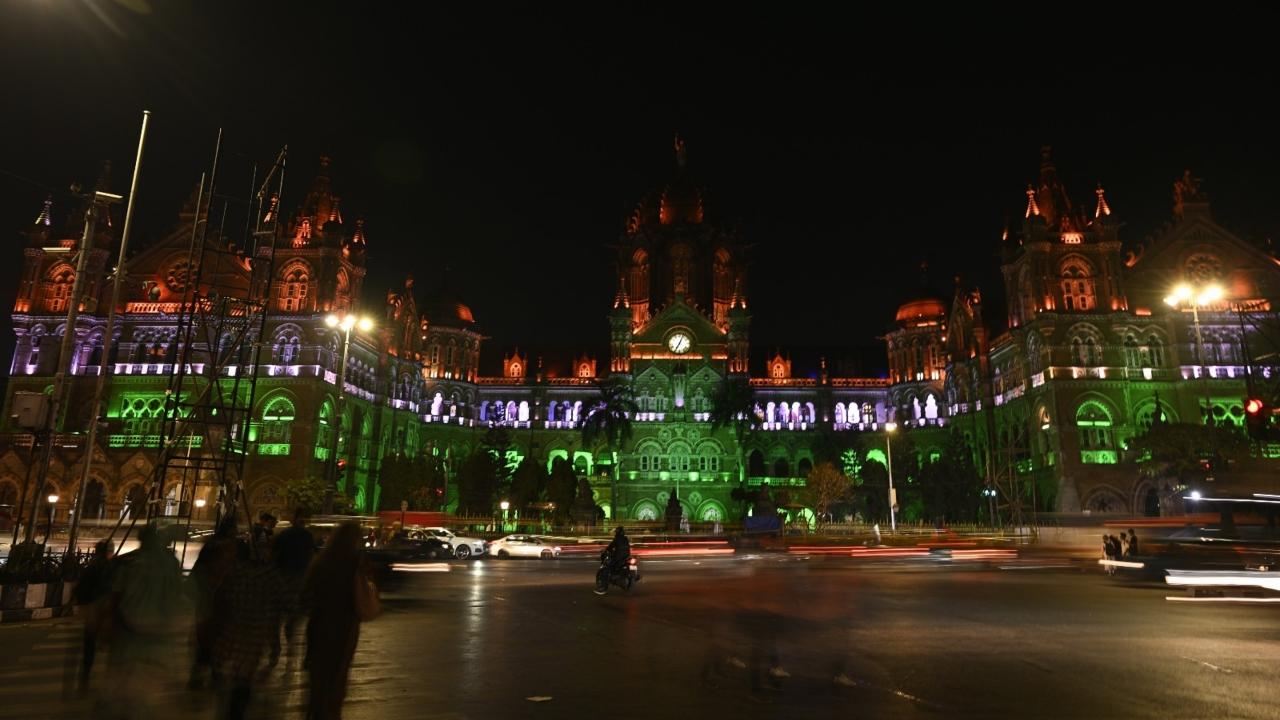 The main celebration takes place in the national capital, New Delhi, with a grand parade held at Rajpath (now Kartavya Path)