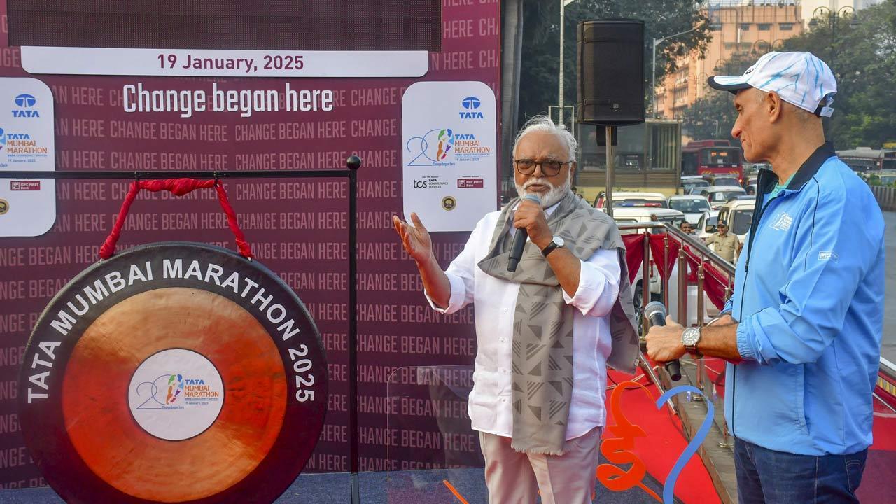 Striking the Gong in support of landmark 20th edition of Mumbai Marathon