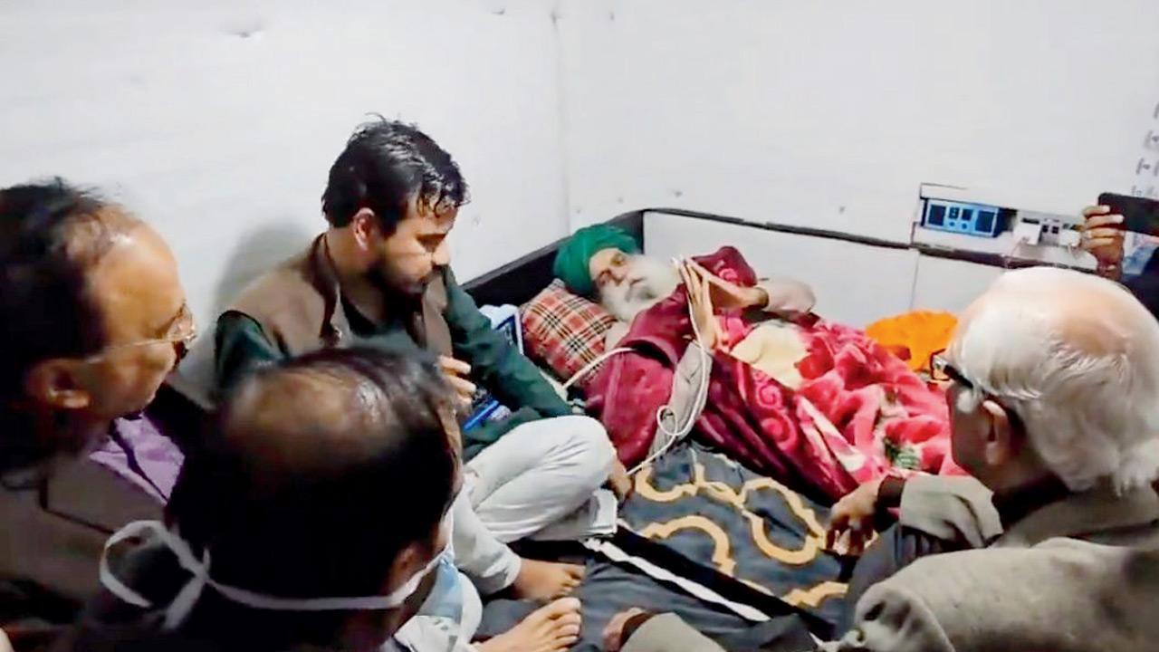 SC-appointed committe meets ailing farmers’ leader