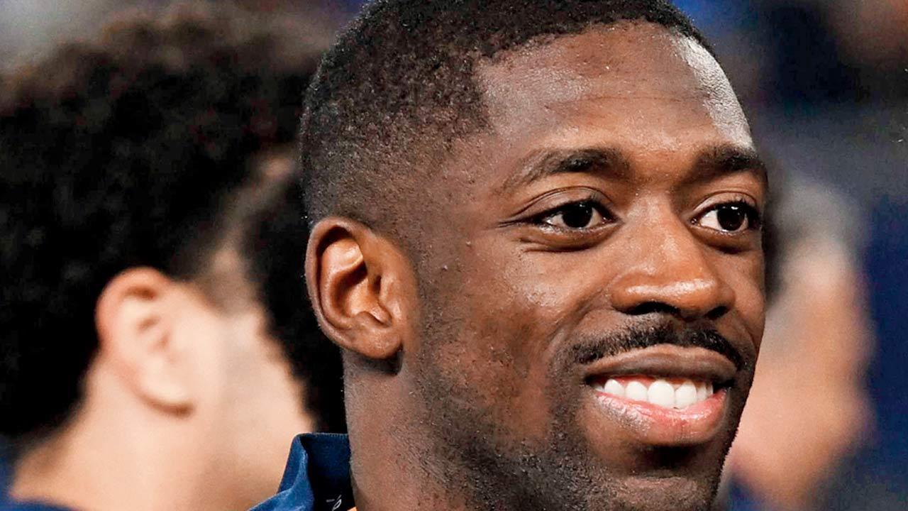 Late Dembele strike helps PSG win title