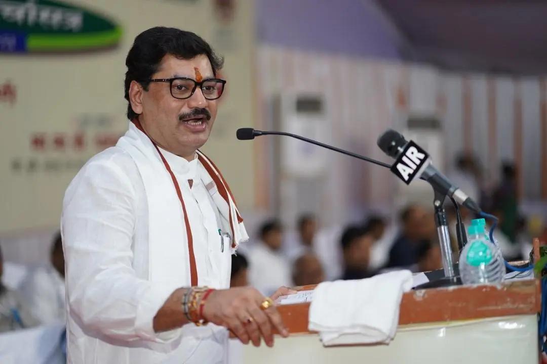 Beed Sarpanch murder: BJP MLA discharges fresh barrage at Dhananjay Munde Beed Sarpanch murder: BJP MLA discharges fresh barrage at Dhananjay Munde