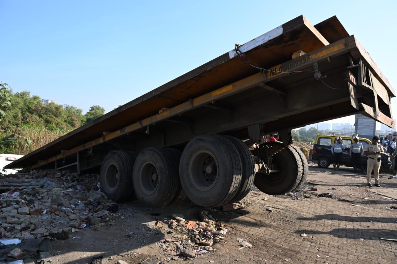 A total of five vehicles were severely damaged, with some falling into a roadside gutter due to the impact
