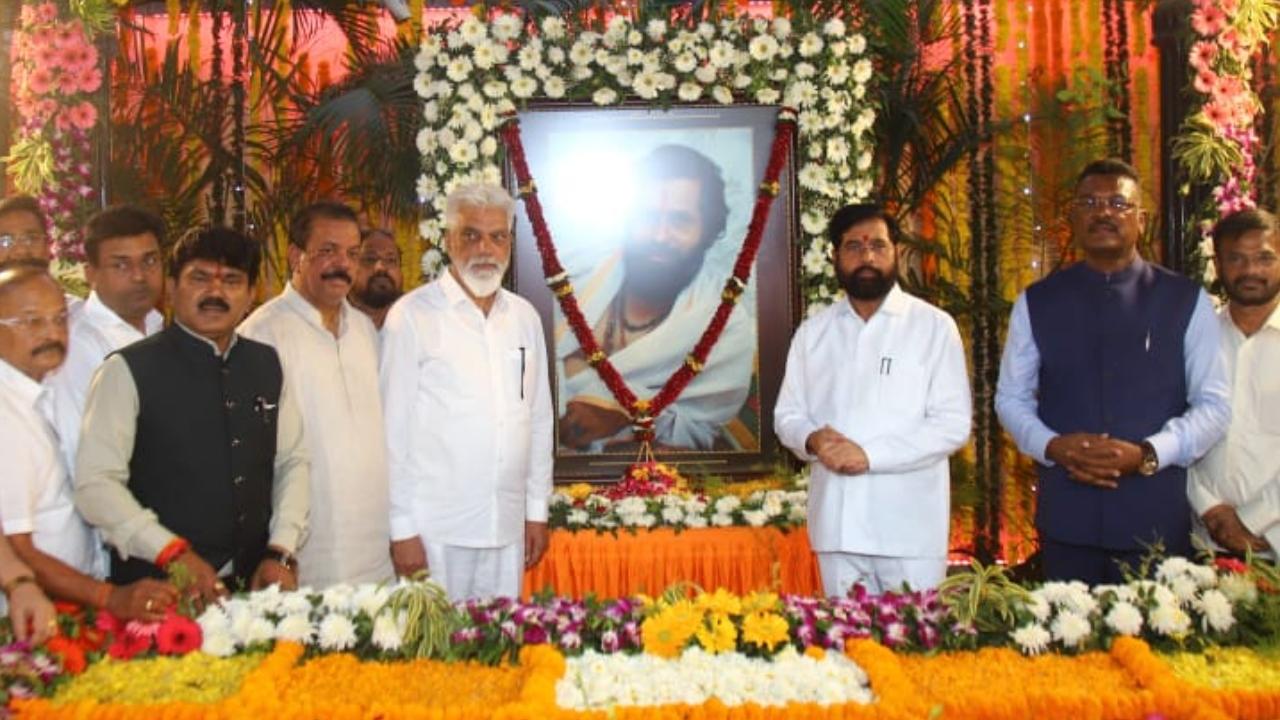 Eknath Shinde paid floral tributes to Dighe at Anand Ashram in Tembi Naka in Thane