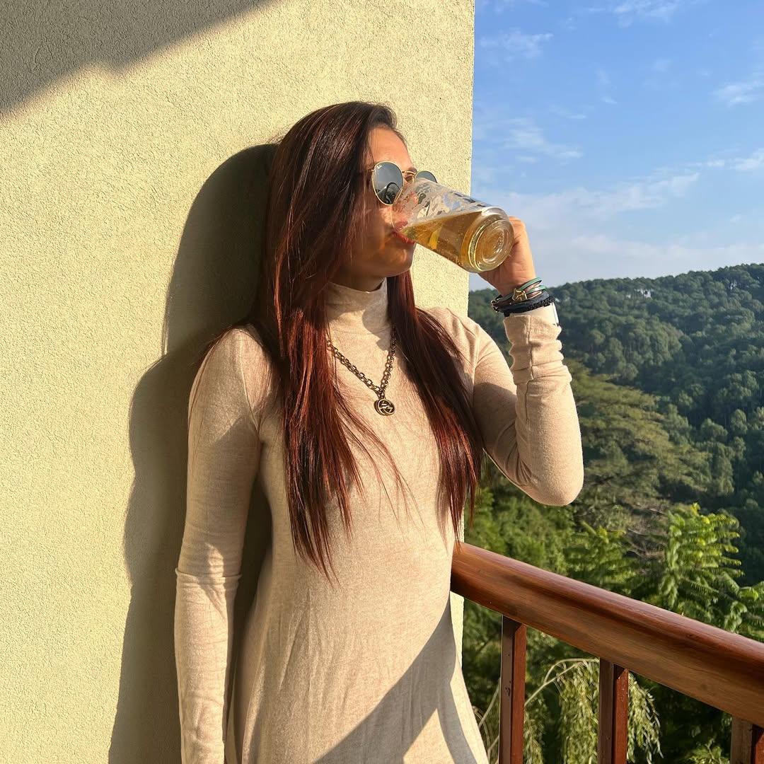 Another stunning appearance of Drashti is this one, in which she is seen wearing a beige bodycon dress