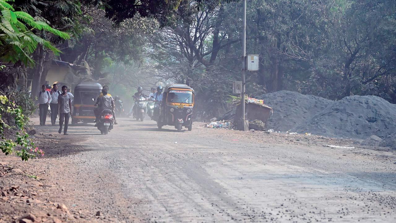 Mumbai: Dust storm brews on Aarey roads