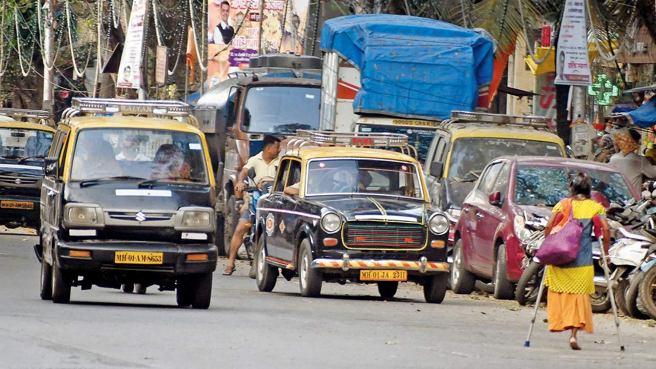Two new kaali-peeli cab stands to come up. File pic/Ashish Raje
