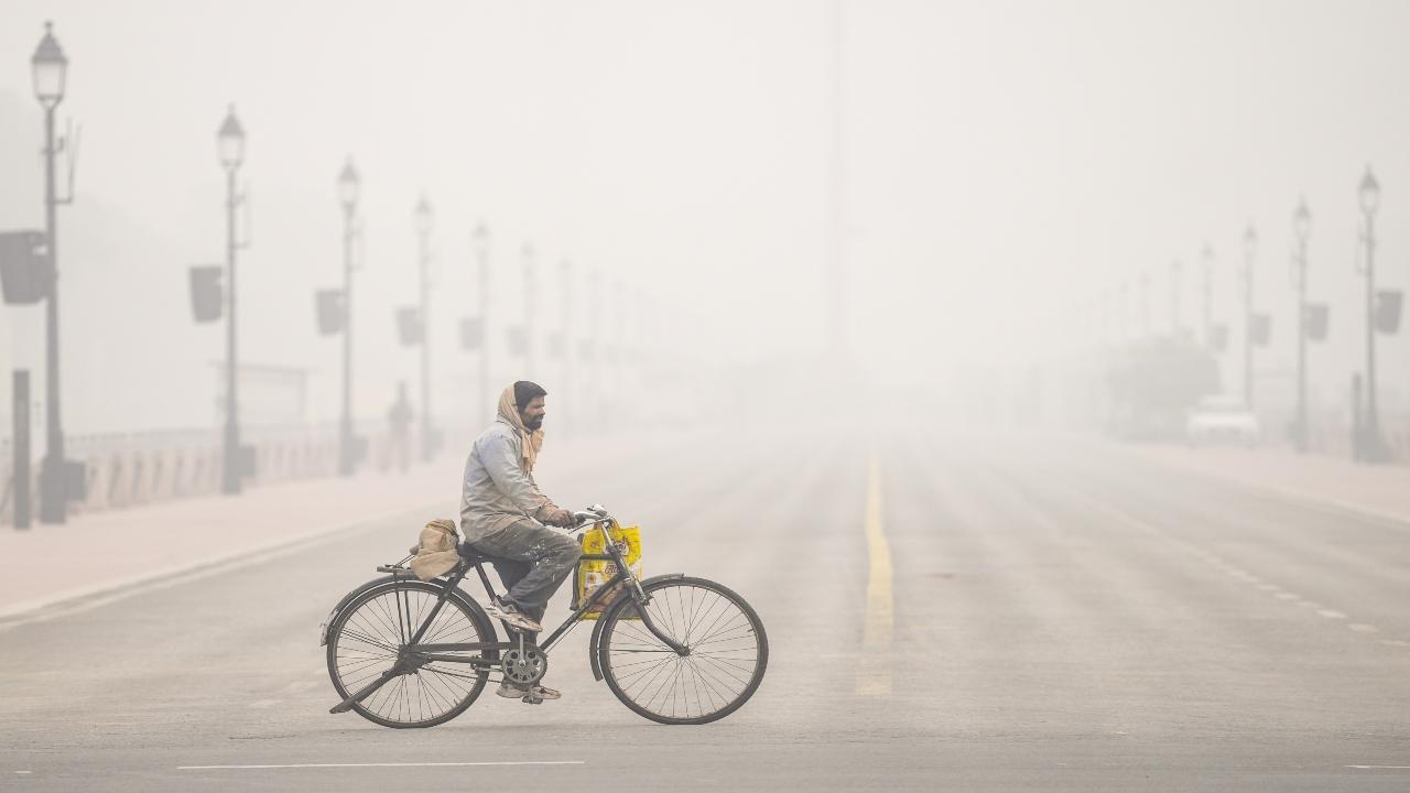 Low visibility at Delhi airport disrupts 22 Mumbai-bound flights