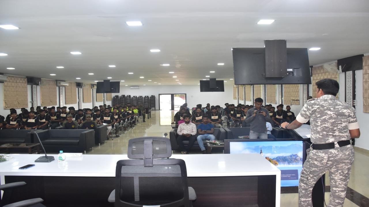 120 candidates complete pre-recruitment training in Gadchiroli to join Maharashtra Police  