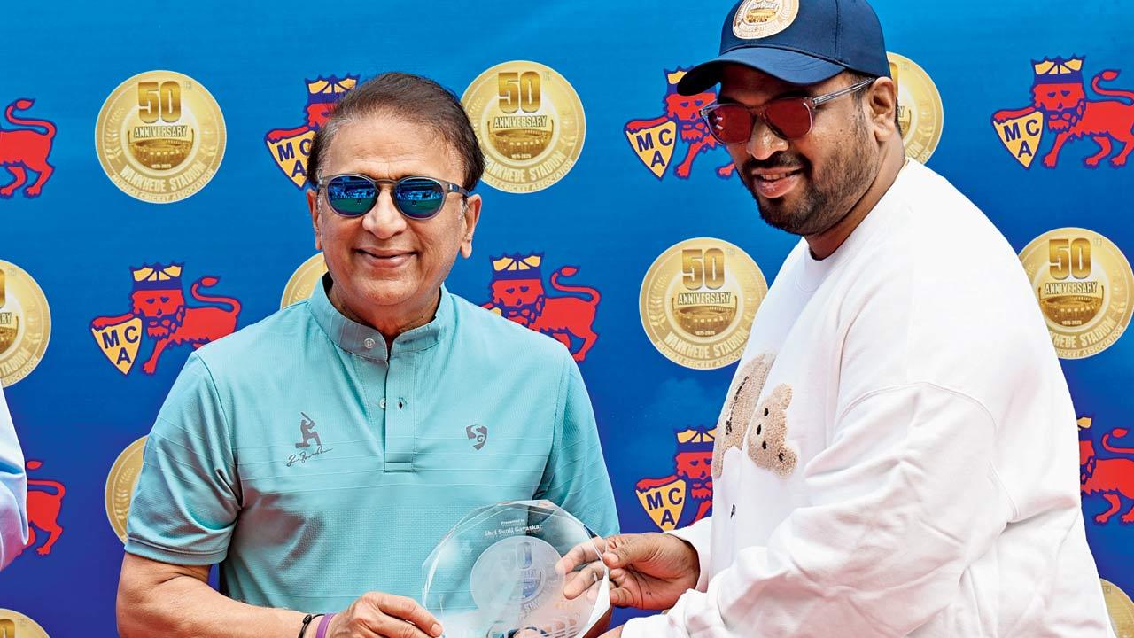 Sunil Gavaskar (left) being felicitated by MCA president Ajinkya Naik. Pics/Satej Shinde