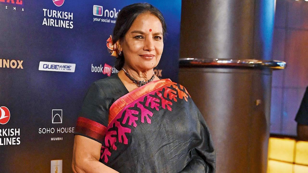 Shabana Azmi returns to theatre, recalls improvising for 11 minutes after technical glitch at Kolkata show