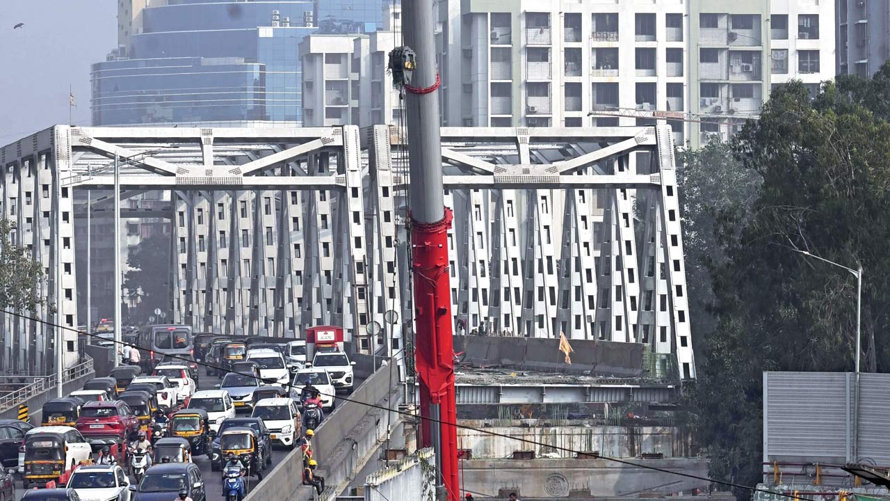 The second girder will also connect with the Barfiwala connector. Pics/Ashish Raje
