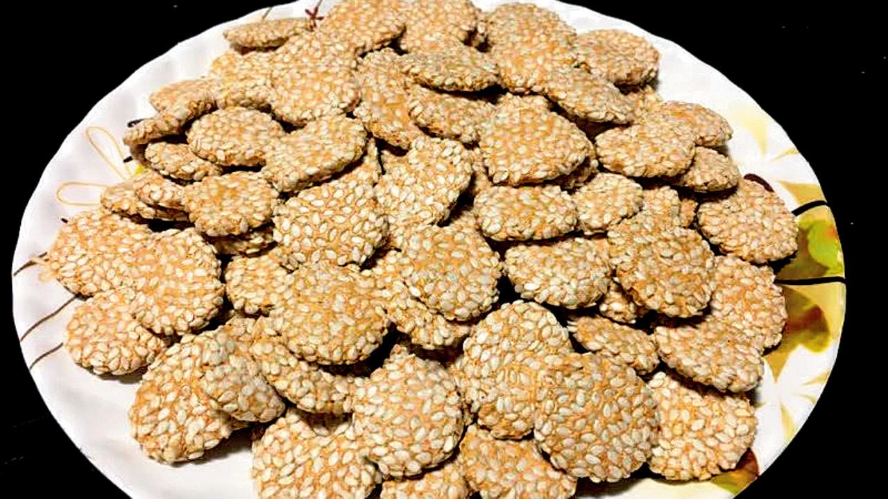 A plate of gur rewari 