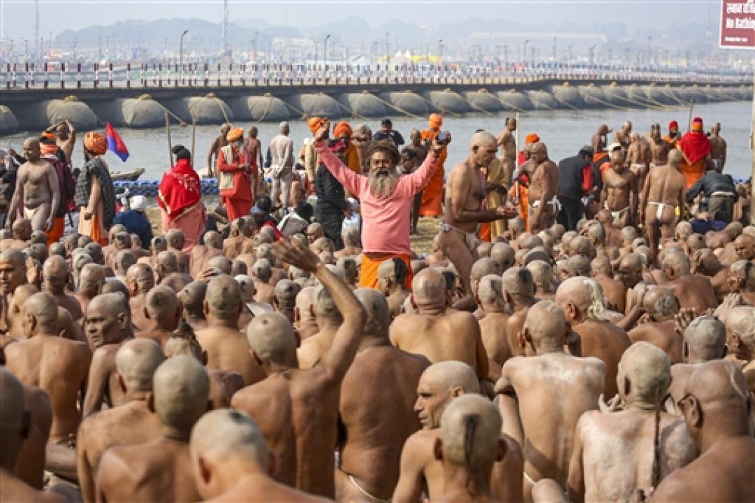 IN PHOTOS: Mahakumbh Mela sees over 1.98 million pilgrims on sixth day 