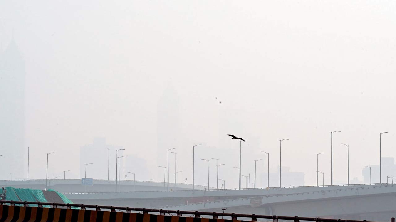 The Coastal Road, near Haji Ali, obscured by haze. Pic/Shadab Khan