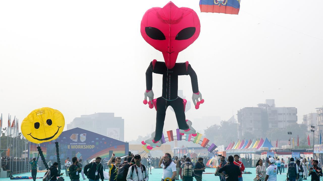 International Kite Festival 2025 143 flyers from 47 countries participate in Gujarat in Ahmedabad